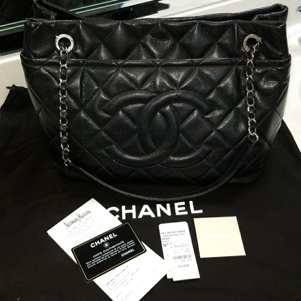 🚨Authentic🚨Chanel Large Shopping tote